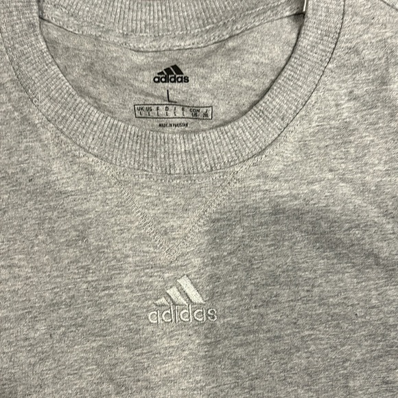 Adidas Men’s T-shirt size L - Picture 2 of 2